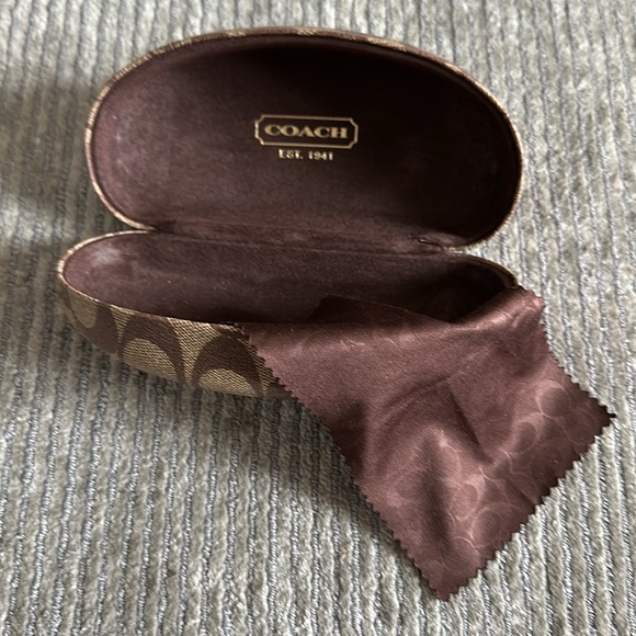 Coach sunglasses case - Picture 3 of 3